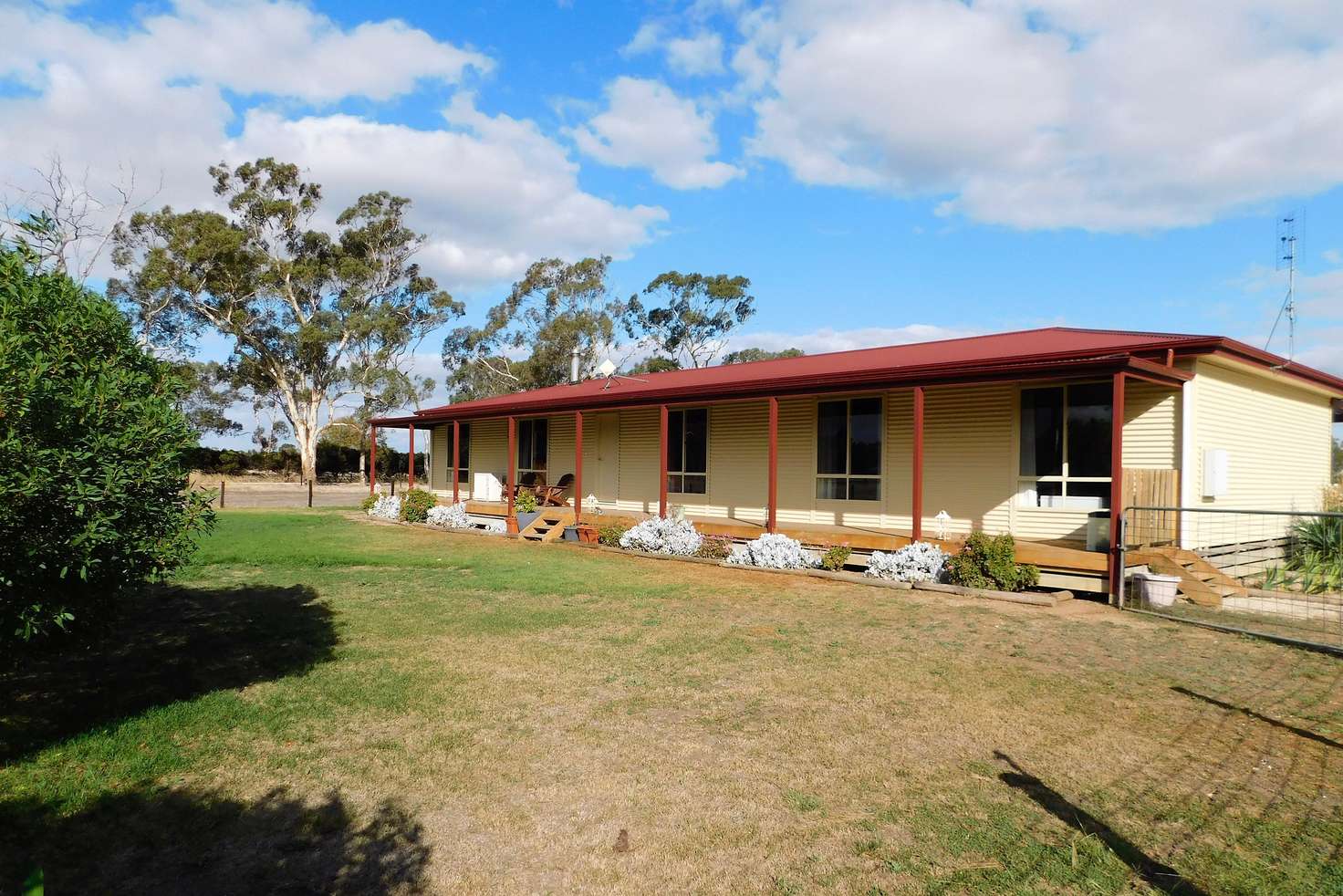 Main view of Homely acreageSemiRural listing, 72 Hilliers Road, Mundulla SA 5270