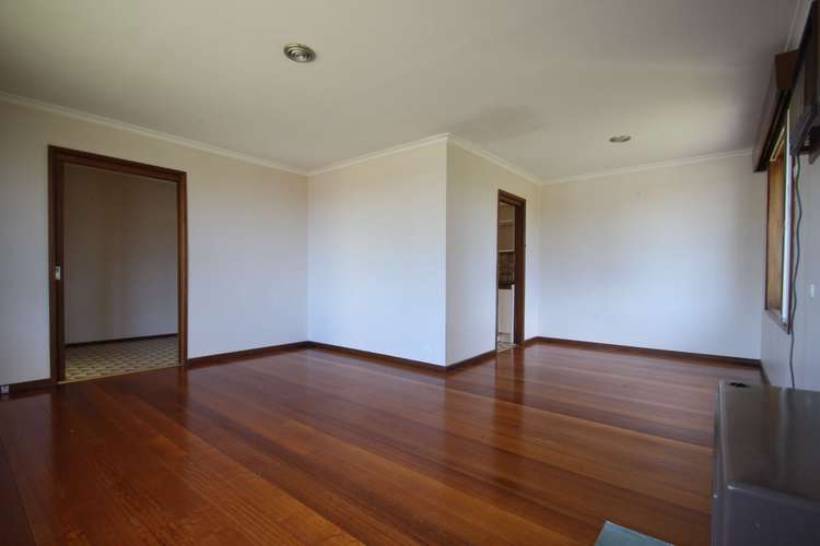 Fourth view of Homely house listing, 5 Aintree Avenue, Mulgrave VIC 3170