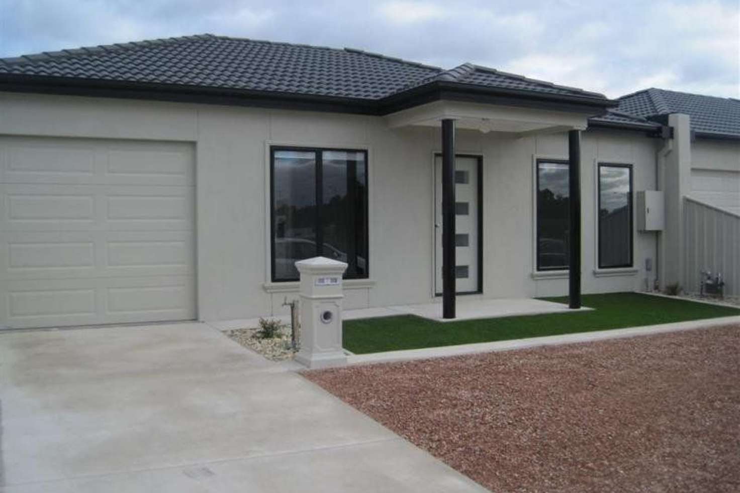 Main view of Homely townhouse listing, 1/27 Hall Street, White Hills VIC 3550