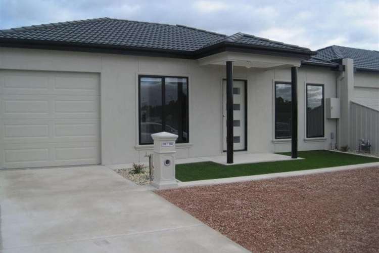 Main view of Homely townhouse listing, 1/27 Hall Street, White Hills VIC 3550