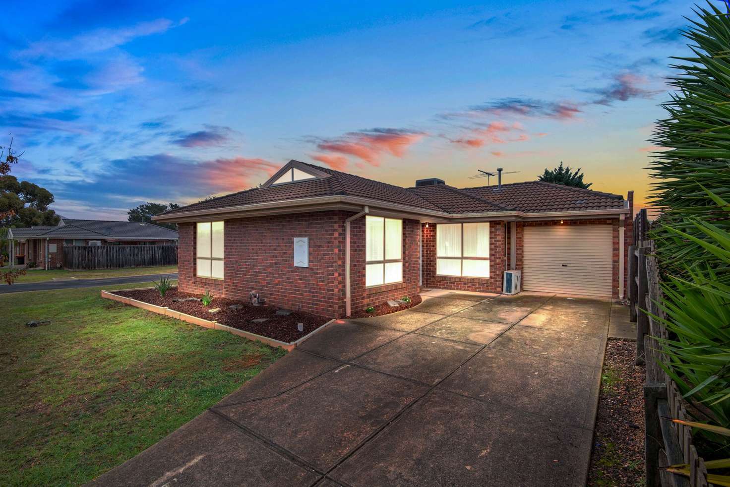 Main view of Homely house listing, 1/45 Smoult Drive, Kurunjang VIC 3337