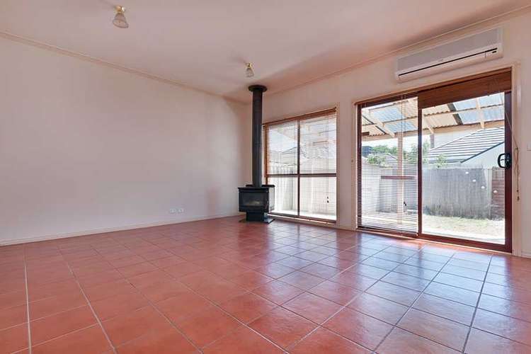 Fifth view of Homely house listing, 37 Woodlea Crescent, Craigieburn VIC 3064