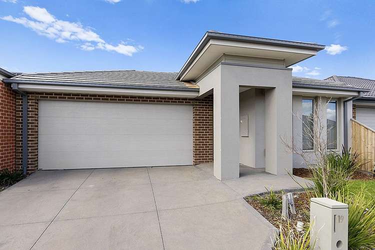 Main view of Homely house listing, 19 Oradala Rise, Werribee VIC 3030