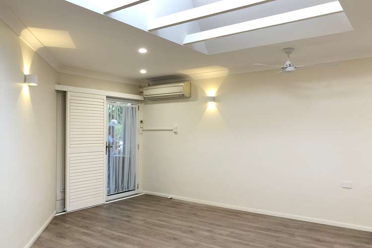 Fifth view of Homely unit listing, 4/7 Sunbrite Avenue, Mermaid Beach QLD 4218