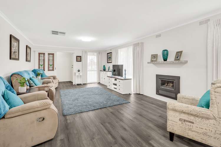 Fifth view of Homely house listing, 9 Sedgefield Place, Craigieburn VIC 3064