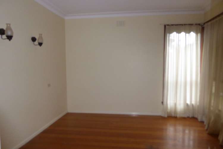 Fifth view of Homely unit listing, 1/9 Leonard Avenue, St Albans VIC 3021