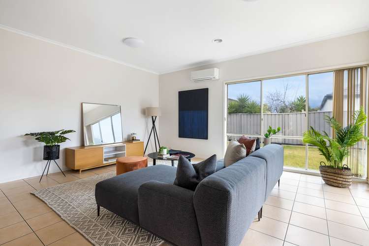 Third view of Homely house listing, 5 Green Hill Place, Craigieburn VIC 3064