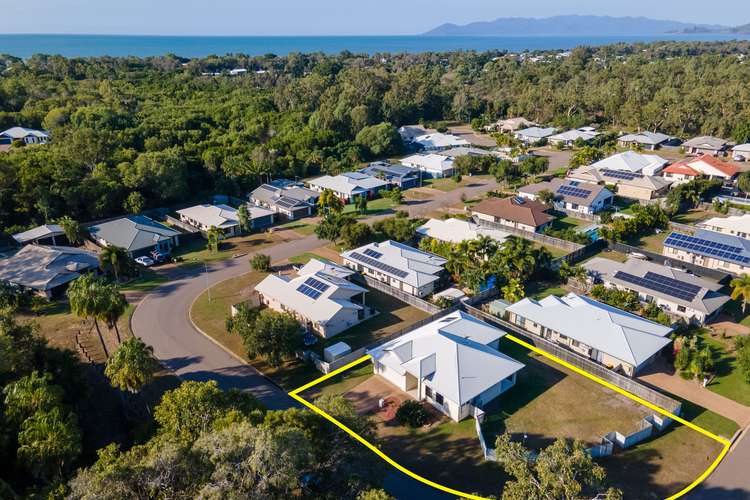 14 Anchorage Circuit, Bushland Beach QLD 4818