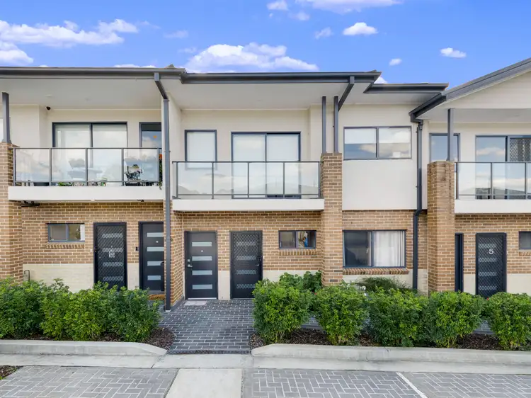 Main view of Homely unit listing, 15/26 Third Avenue, Macquarie Fields NSW 2564