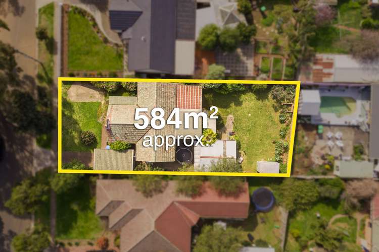 Second view of Homely house listing, 5 Scotsburn Grove, Werribee VIC 3030