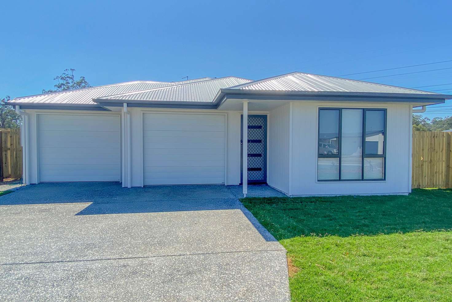 Main view of Homely semiDetached listing, 2/72 Brentwood Drive, Bundamba QLD 4304