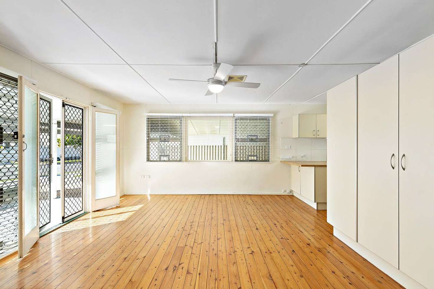 Main view of Homely house listing, 1/13 Rankin Parade, Main Beach QLD 4217