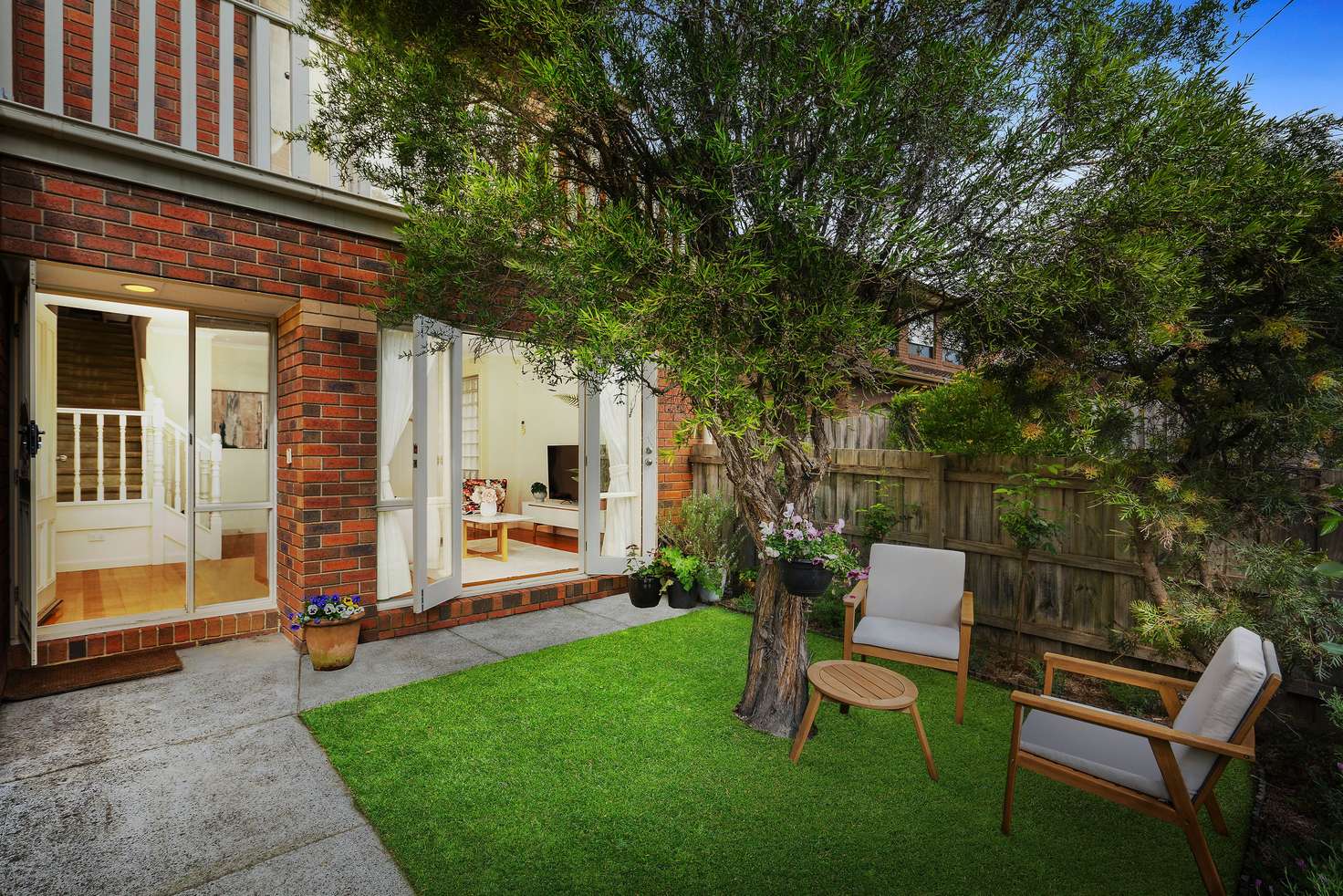 Main view of Homely townhouse listing, 2/32 Hobart Road, Murrumbeena VIC 3163