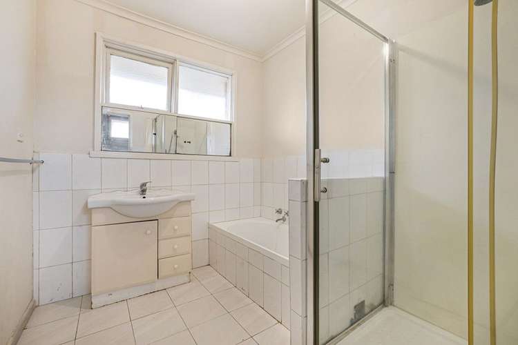 Fifth view of Homely house listing, 2 Kenley Court, Burwood East VIC 3151