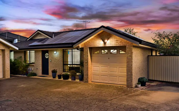 Main view of Homely villa listing, 5/13-15 Fields Road, Macquarie Fields NSW 2564