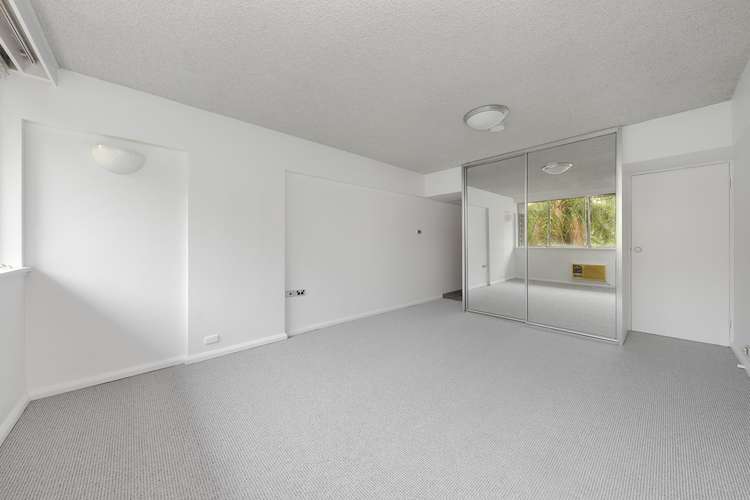 Second view of Homely studio listing, 42/68 Roslyn Gardens, Rushcutters Bay NSW 2011