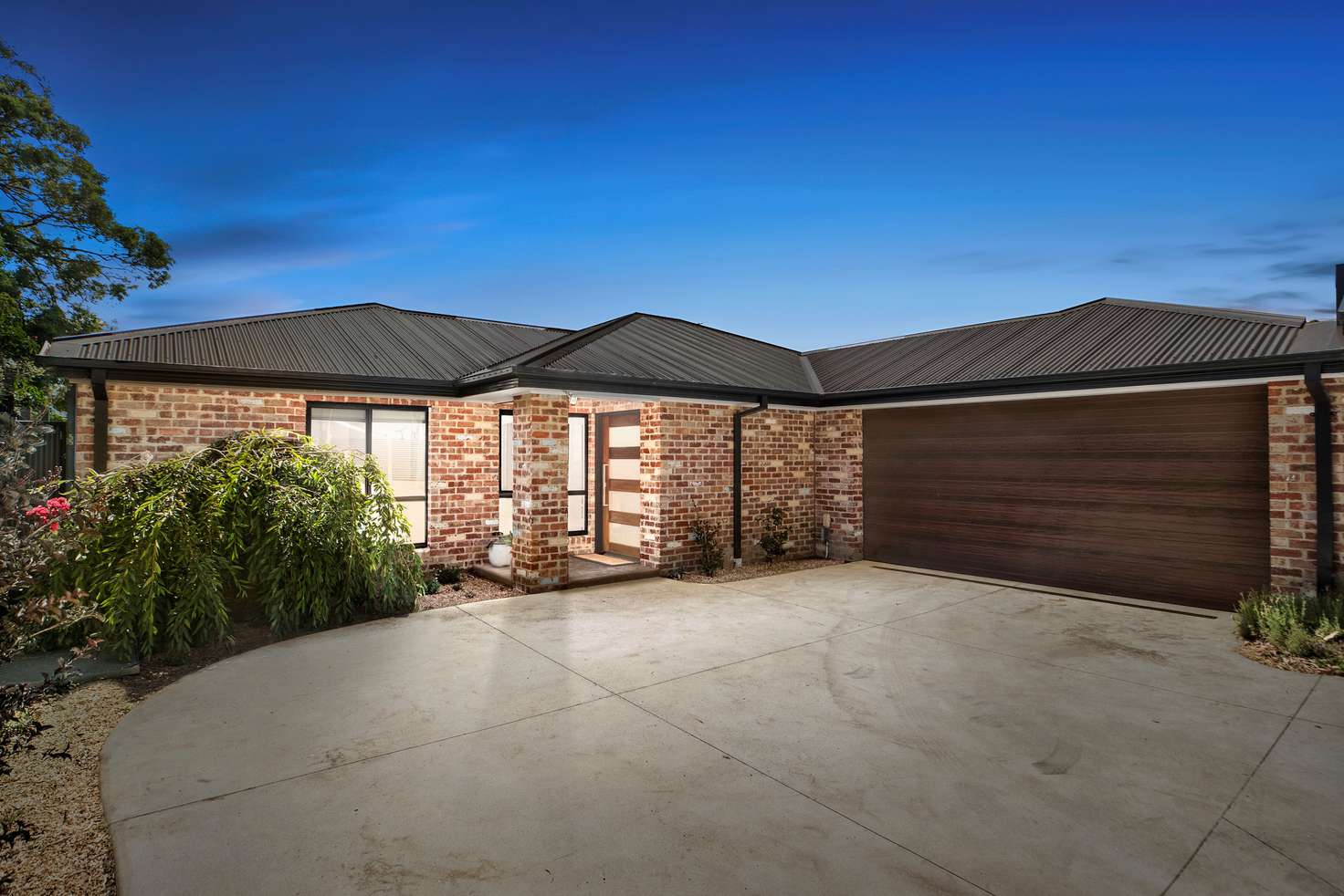 Main view of Homely unit listing, 2/2 Duncan Avenue, Boronia VIC 3155
