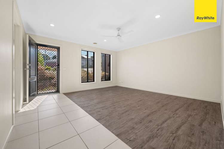 Second view of Homely house listing, 6 Emma Court, Sunbury VIC 3429