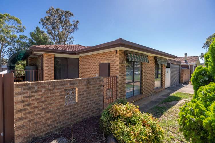 11 Nardoo Street, Glenfield Park NSW 2650