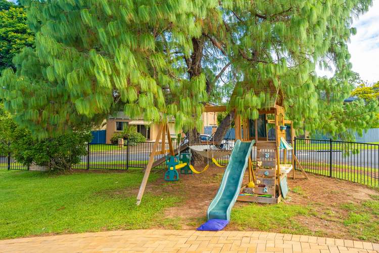Third view of Homely house listing, 2 Redleaf Street, Mansfield QLD 4122