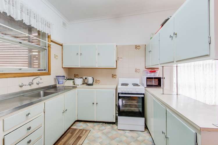 Fifth view of Homely house listing, 5 Coolibah Crescent, Renmark SA 5341