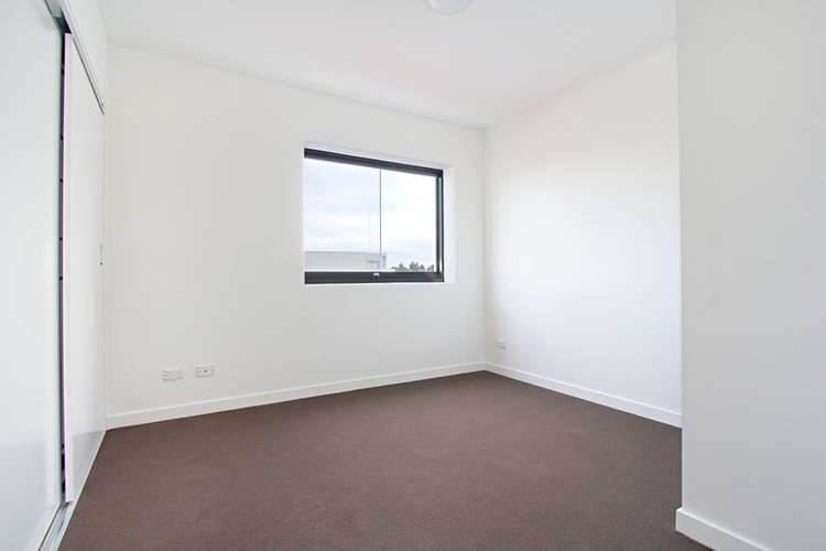 Second view of Homely apartment listing, 3/299-301 Huntingdale Road, Oakleigh VIC 3166