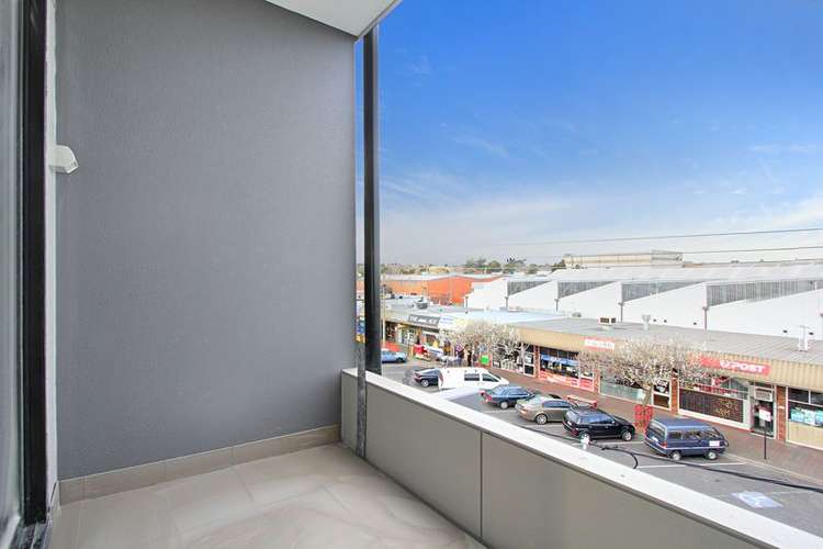 Third view of Homely apartment listing, 3/299-301 Huntingdale Road, Oakleigh VIC 3166