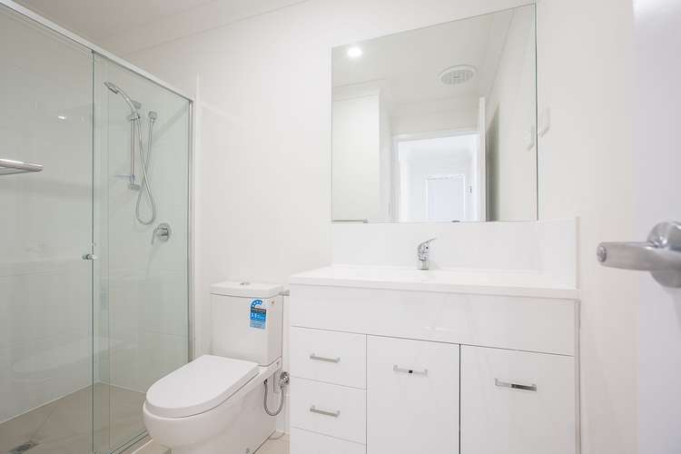 Fifth view of Homely house listing, 2/36 Arburry Crescent, Brassall QLD 4305