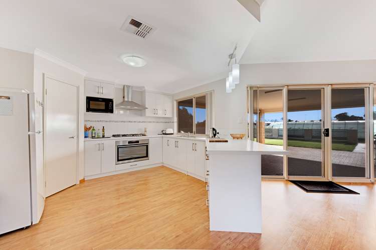 Second view of Homely house listing, 8 Hatch Place, Utakarra WA 6530