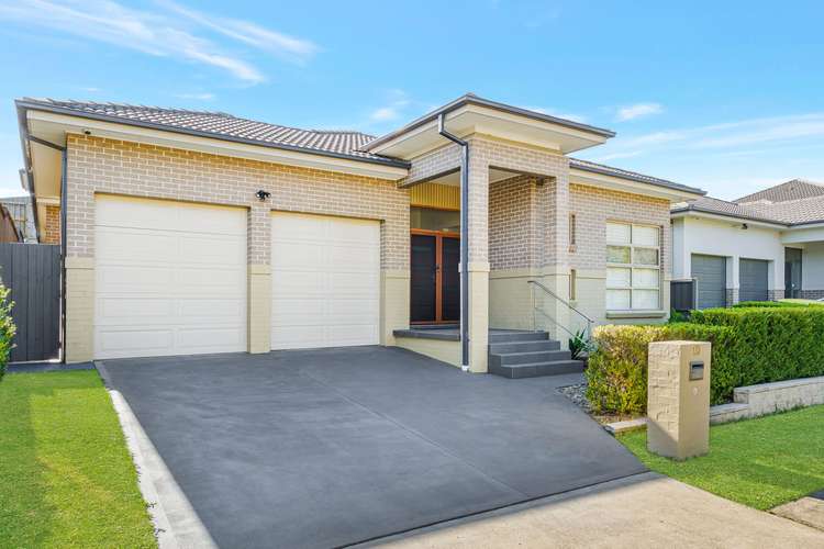 Main view of Homely house listing, 10 Hemsworth Avenue, Middleton Grange NSW 2171