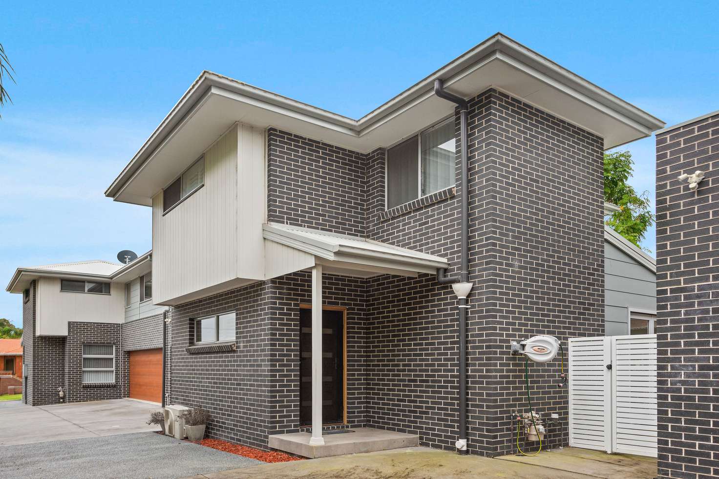 Main view of Homely house listing, 2/5 Cullen Street, Oak Flats NSW 2529