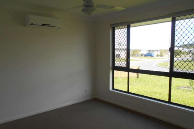 Second view of Homely house listing, 1/23 Stockton Elbow, Mount Louisa QLD 4814