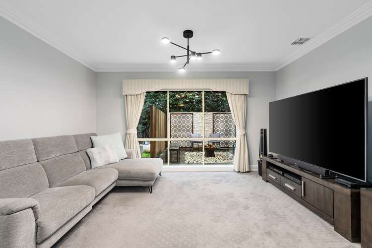 Fifth view of Homely house listing, 5 Gypsy Court, Mill Park VIC 3082