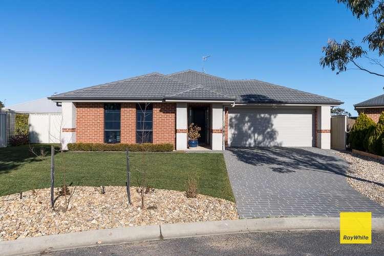 15 Angus Place, Bungendore NSW 2621