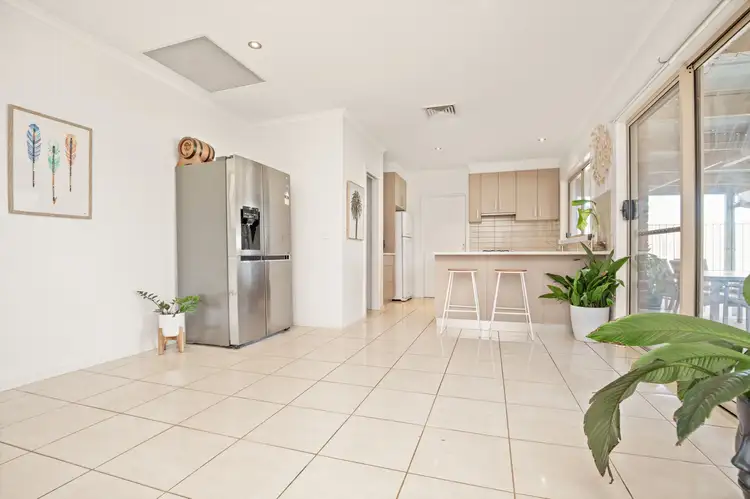 Sixth view of Homely house listing, 6 Anne Cox Drive, Red Cliffs VIC 3496