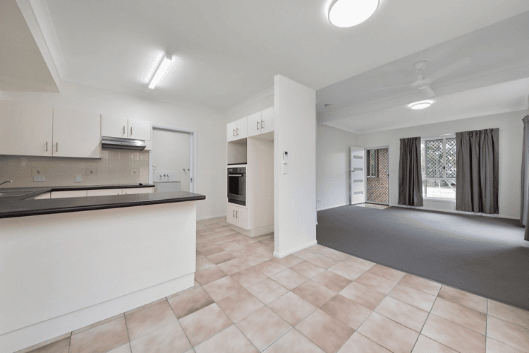 Third view of Homely house listing, 2/18 Rose Street, Lammermoor QLD 4703