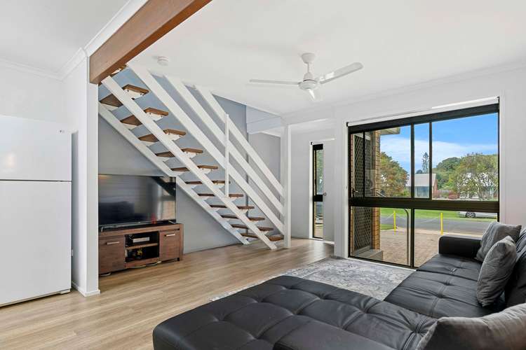 Fifth view of Homely unit listing, 4/10 Denmans Camp Road, Torquay QLD 4655