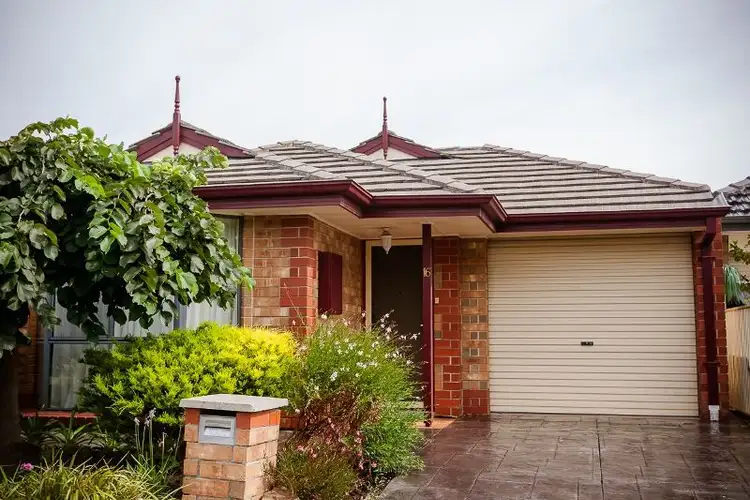 16 Chaplin Avenue
