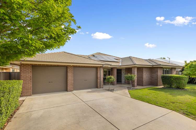 19 Warambee Street, Glenfield Park NSW 2650