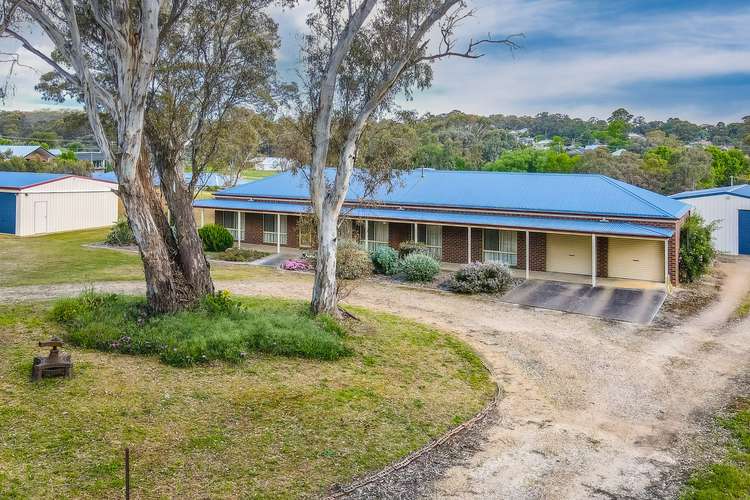 19 Macafee Road, Castlemaine VIC 3450