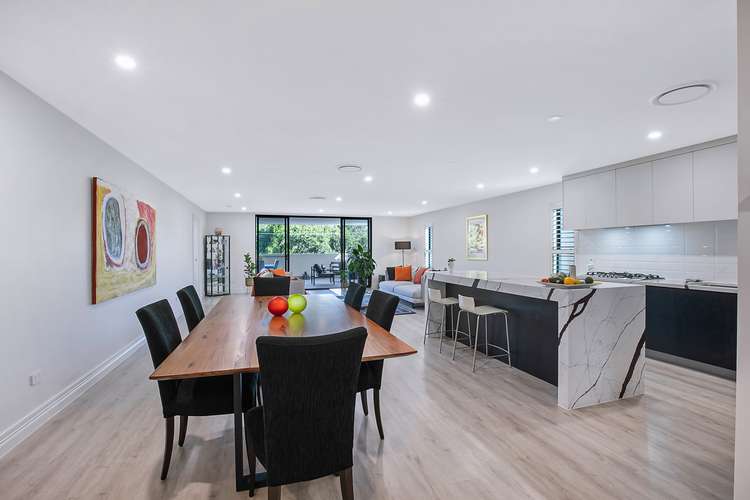 2/21 Roseglen Street, Greenslopes QLD 4120