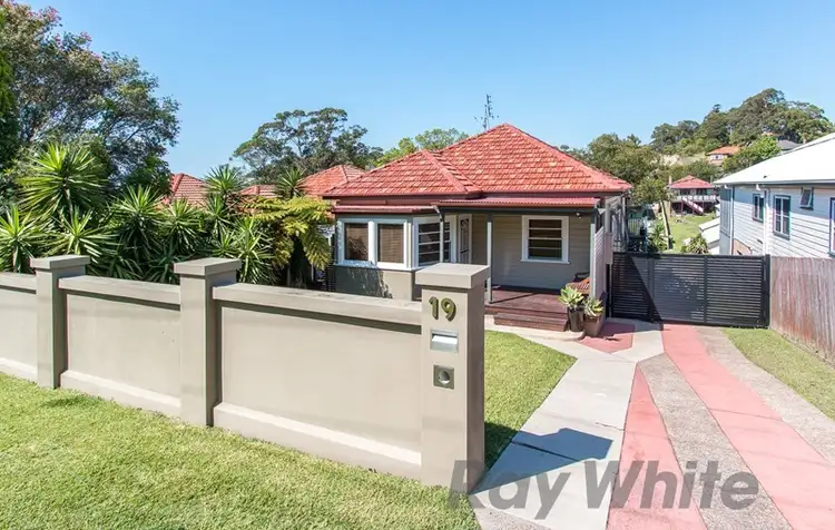 19 Highfields Parade, Highfields NSW 2289