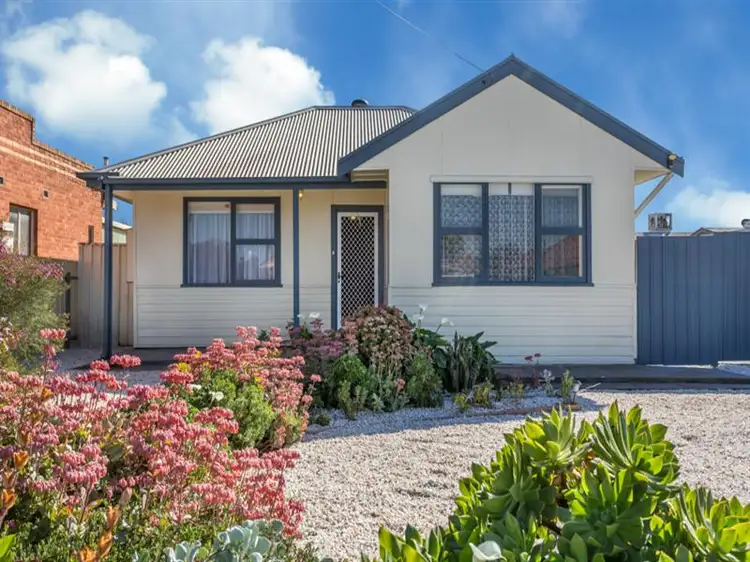 8 Third Avenue, Wingfield SA 5013