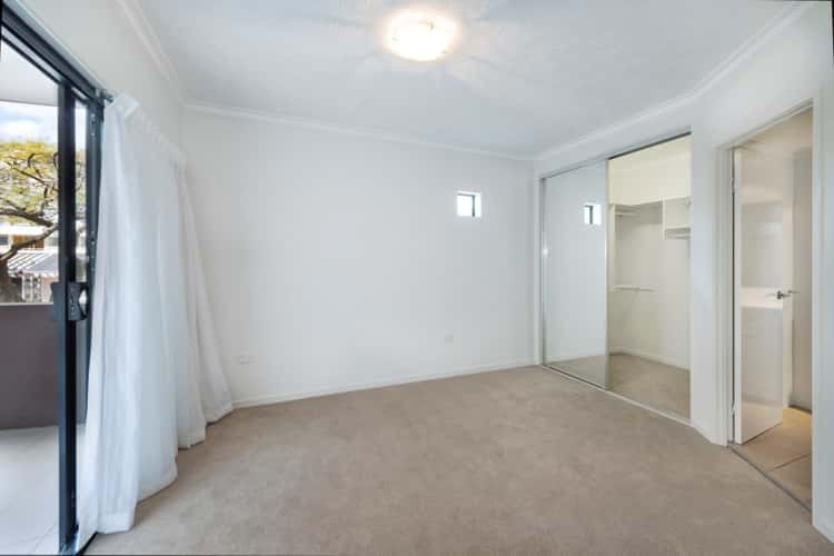 Sixth view of Homely unit listing, 1/98 Racecourse Road, Ascot QLD 4007