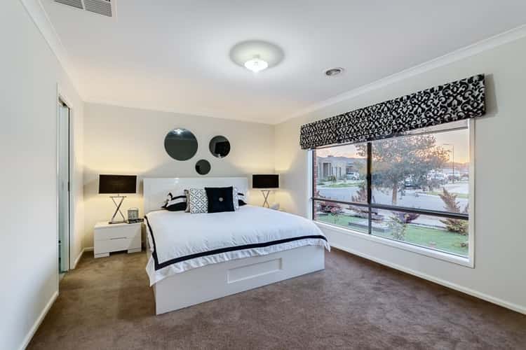 Sixth view of Homely house listing, 10 Evergreen Crescent, Craigieburn VIC 3064