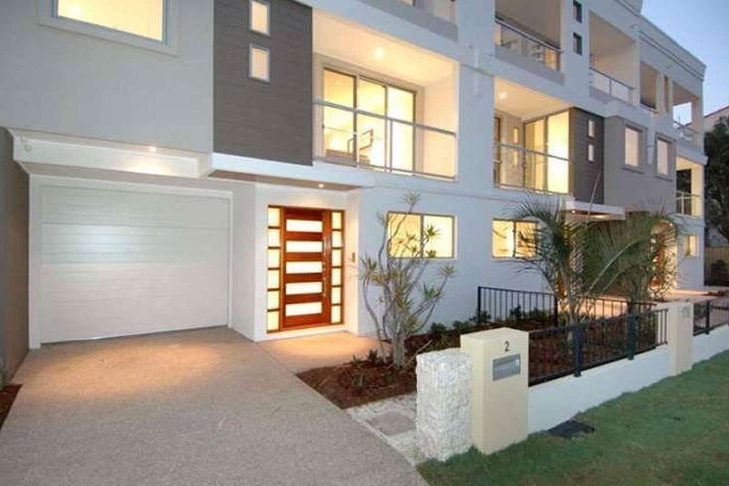 Main view of Homely townhouse listing, 2/176 Surf Parade, Broadbeach QLD 4218