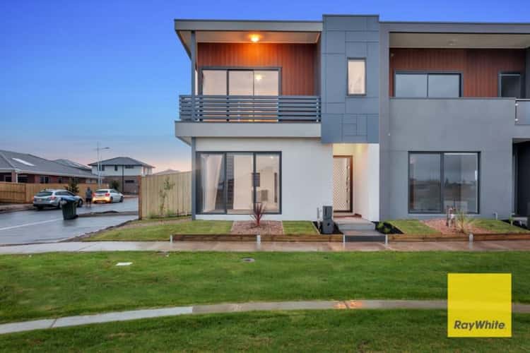 Main view of Homely house listing, 16 TREEVE Parkway, Werribee VIC 3030