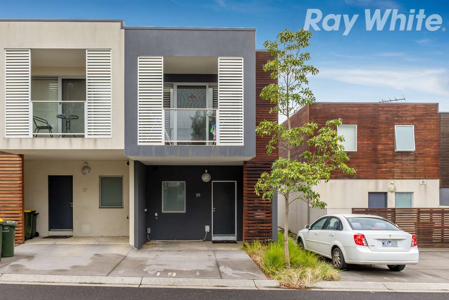 Main view of Homely townhouse listing, 19 Waxflower Crescent, Bundoora VIC 3083