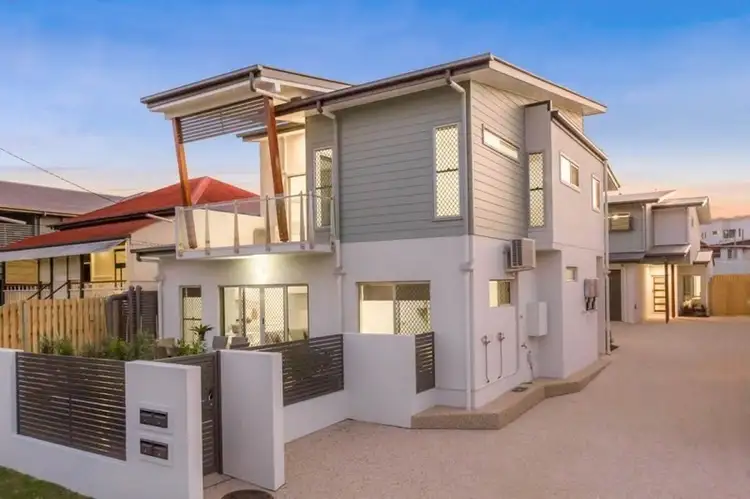 2/165 Stratton Terrace, Manly QLD 4179