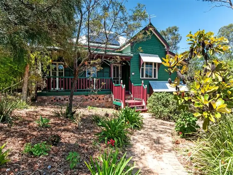 12 Macrae Street